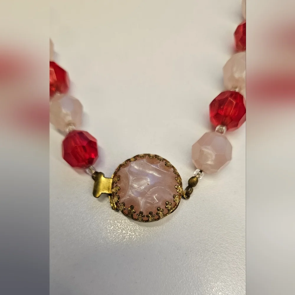 VINTAGE BEADED NECKLACE